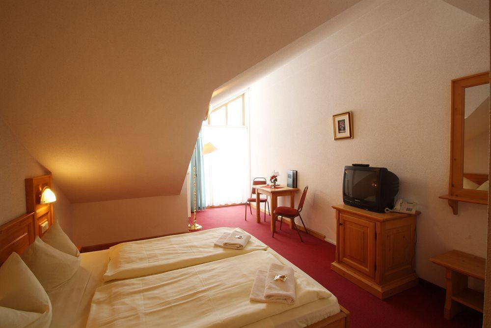 Hotel Ahornhof Lindberg Exterior photo